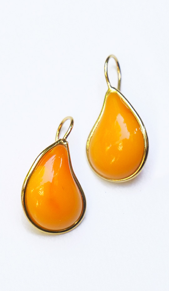 orange-teardrop-and-gold-earrings