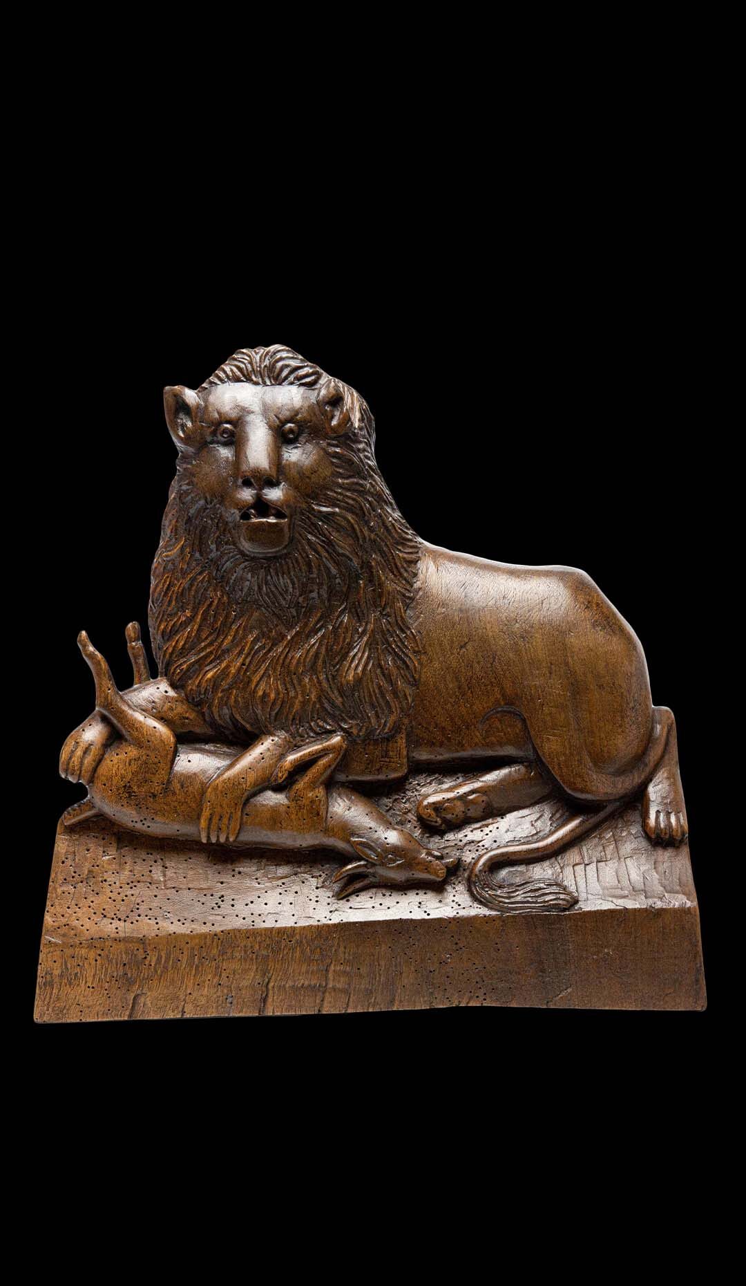 18th Century English Carving of a Lion