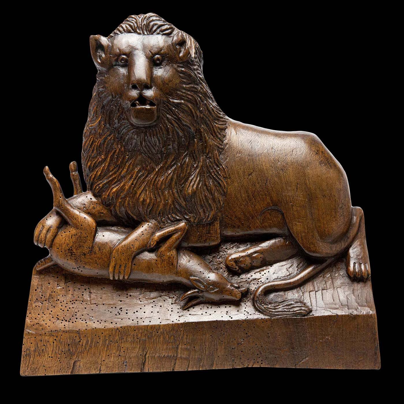 18th Century English Carving of a Lion