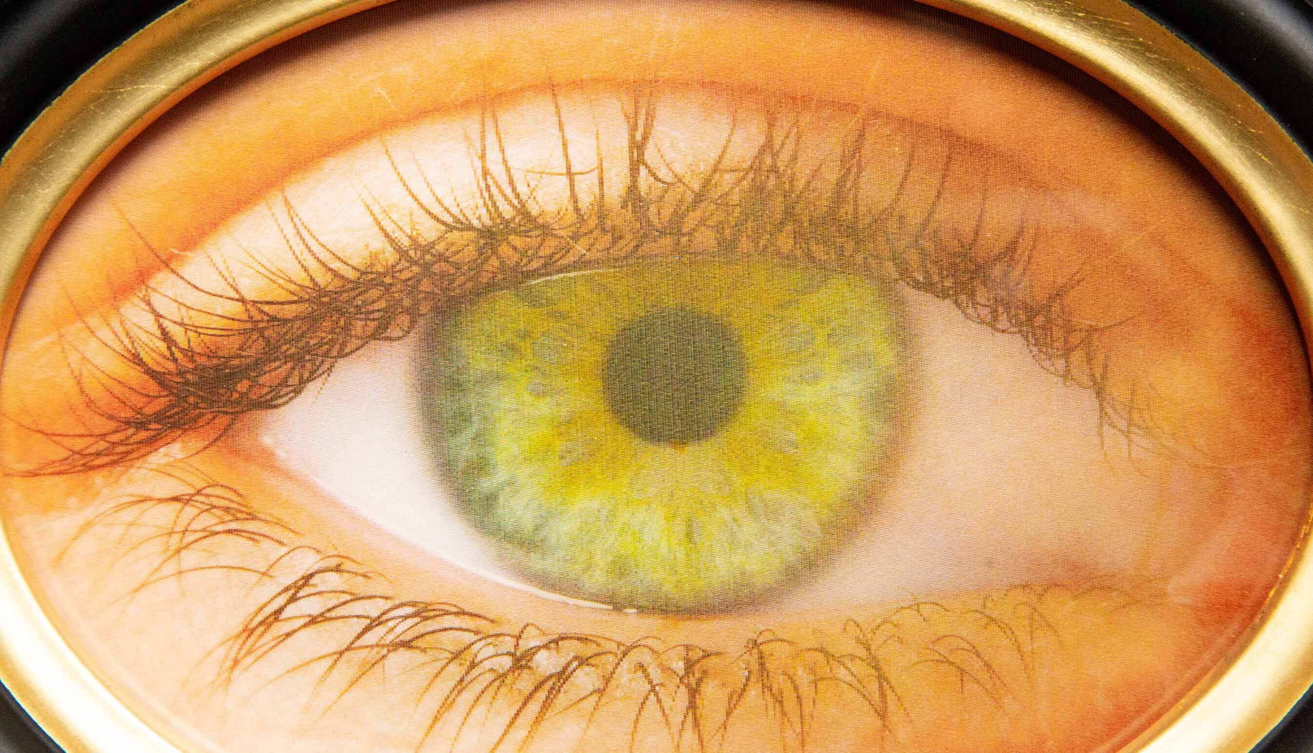 Oval Lenticular Eye