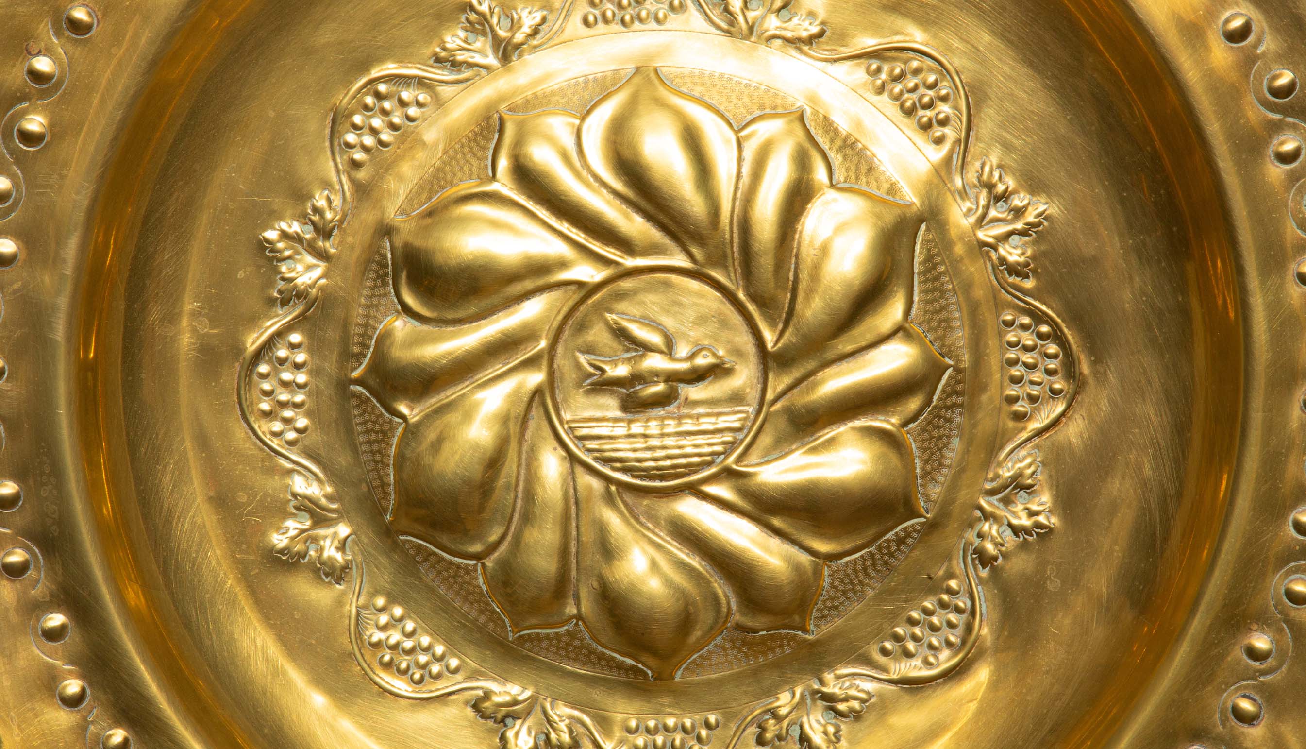 Antique 18/19th Century Ornamental Brass Alms Dish with Dove Motif (21.75